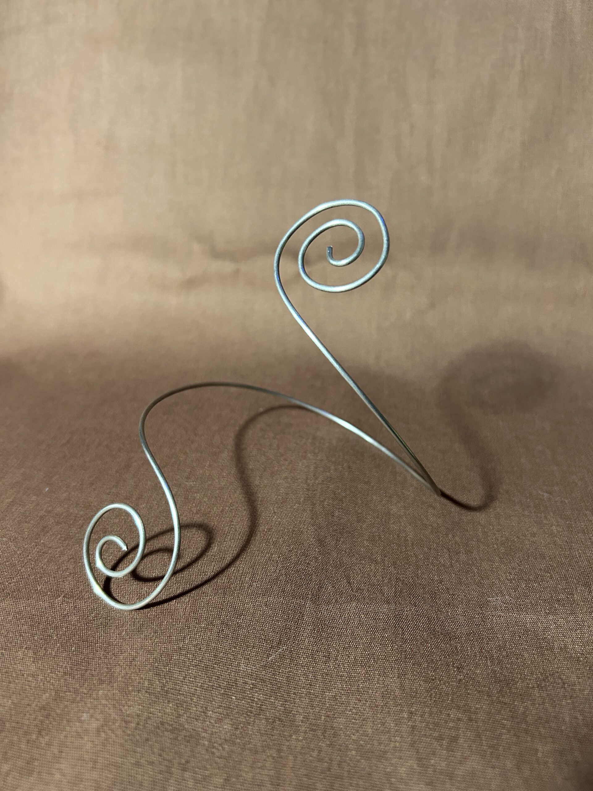 Bracelete artesanal em espiral