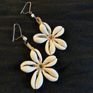 Brincos de flor de buzios